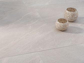  Avec Canyon Beige, vous êtes prêts pour une agréable soirée entre amis sur votre terrasse !