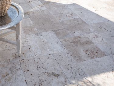 Gal1_Proposition_Rustic_1