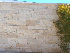 Pierres de taille Tarvertin Medium Select Rustic Vue sur le mur 4-3-2