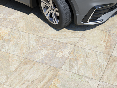 Le dallage imitaiton quartzite Bern en 3 cm avec une voiture