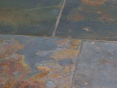 Détail : l'ardoise Peacock vue de près