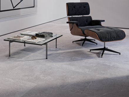 Chaise de détente et table basse sur carrelage imitation ardoise Sierra Grey