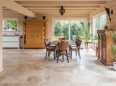 Carreaux en travertin Rustic dans la salle à manger