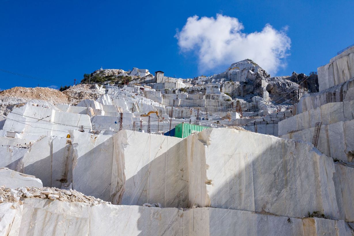 Marmorbruch Steinbruch Carrara fotolia Giuliano Del Moretto