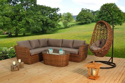 Natur pur: Eine Holzterrasse begeistert mit ihrer typischen Haptik